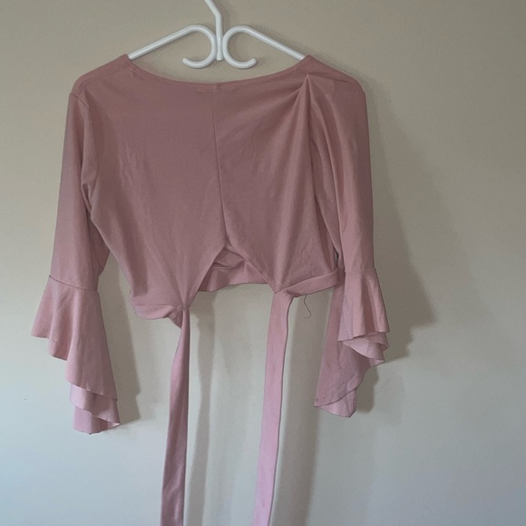 Pink flowy cross up v cut cropped top - Picture 2 of 2